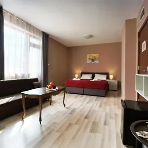 Otel Leda ***